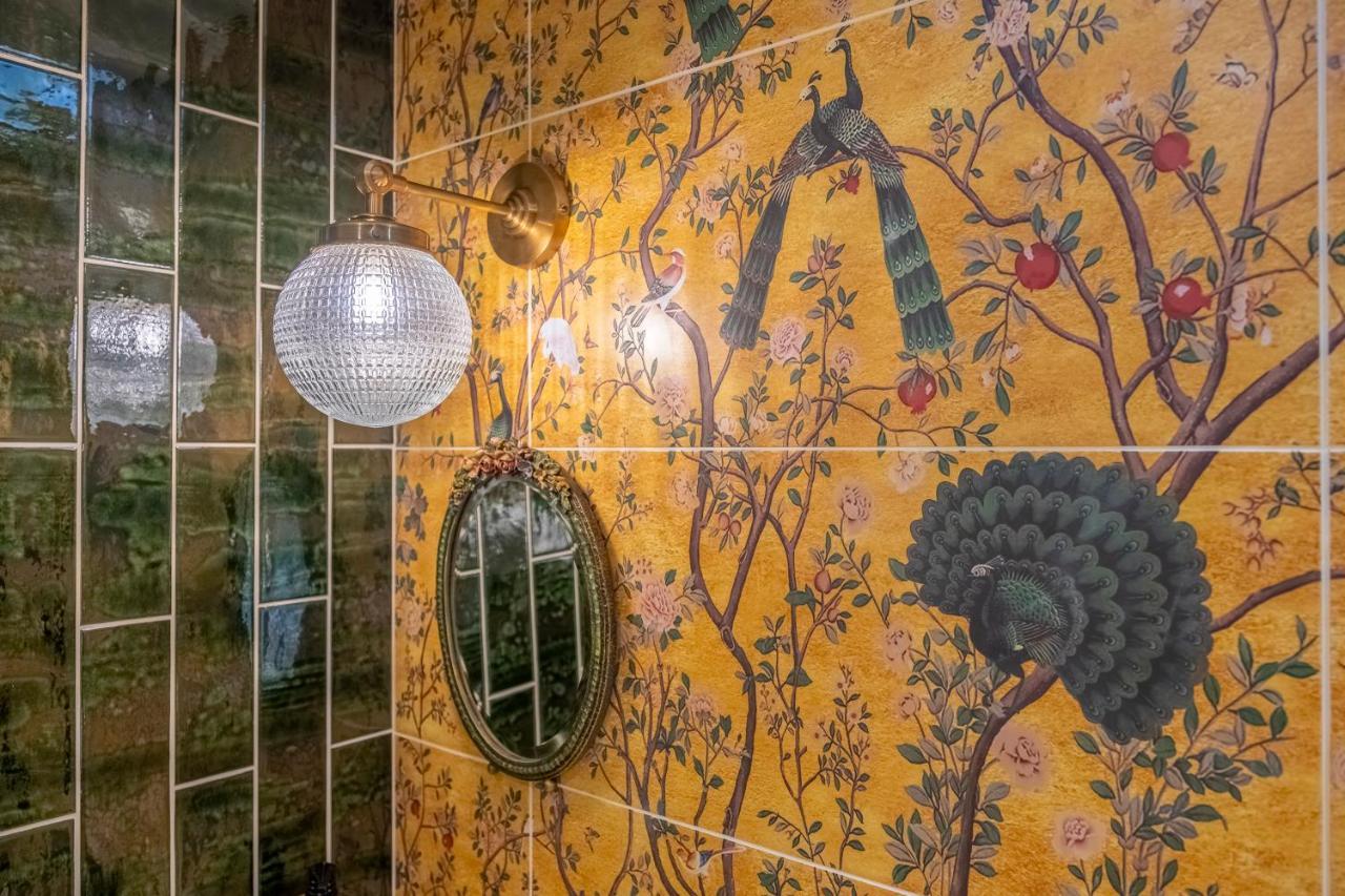 A Fairy-tale Luxurious - The Tea Caddy Holiday home Colchester
