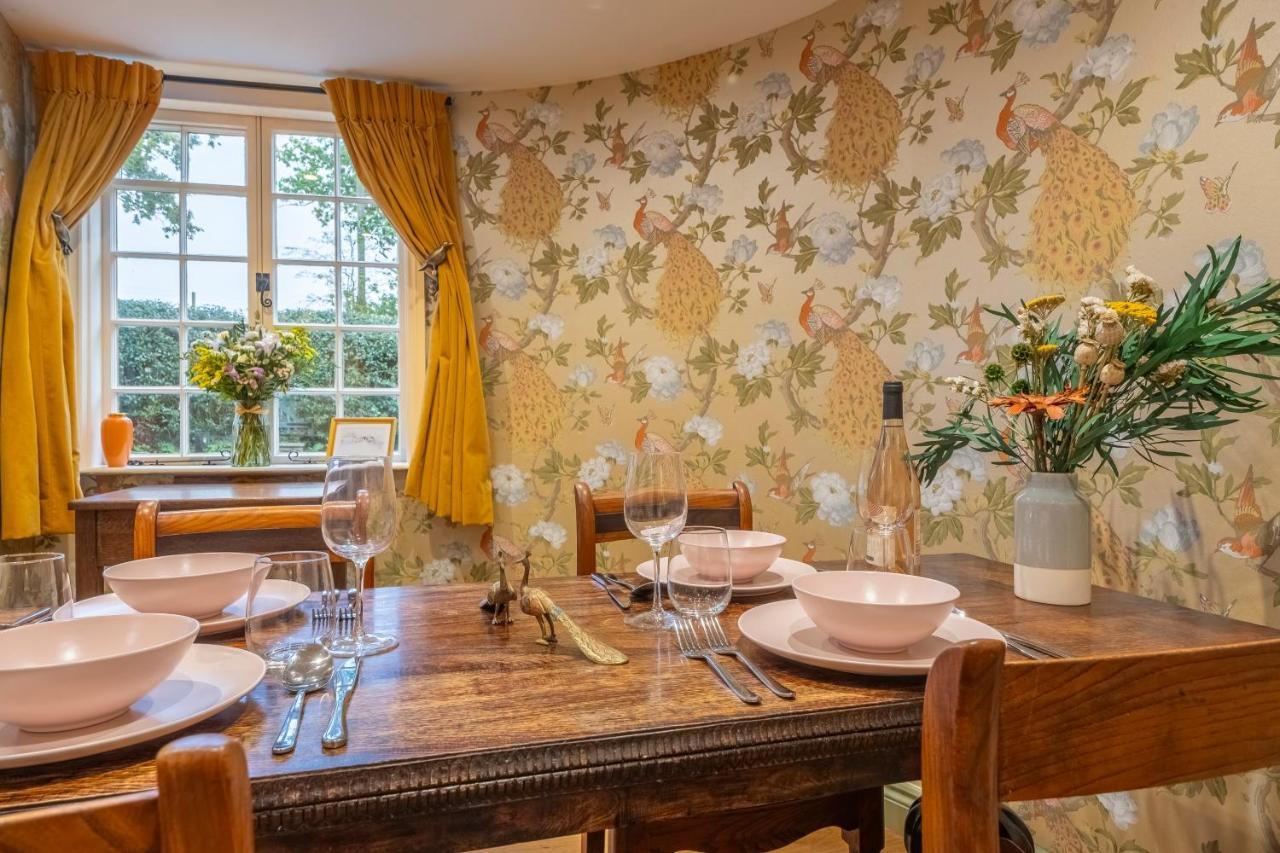 A Fairy-tale Luxurious - The Tea Caddy Holiday home Colchester