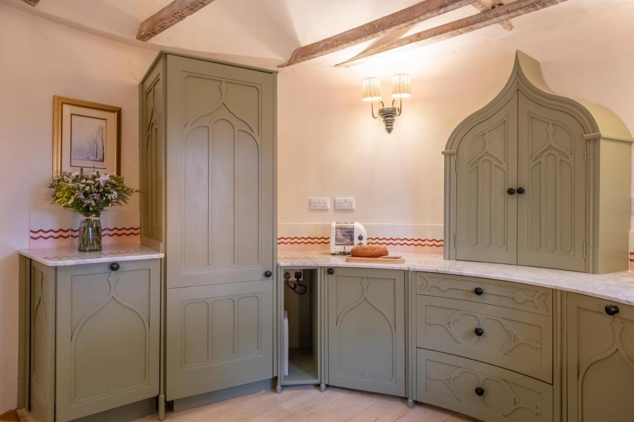 A Fairy-tale Luxurious - The Tea Caddy Holiday home Colchester