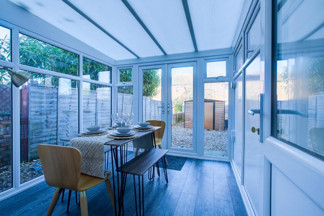 Modern 5 Bed 3 Bath House * Colchester