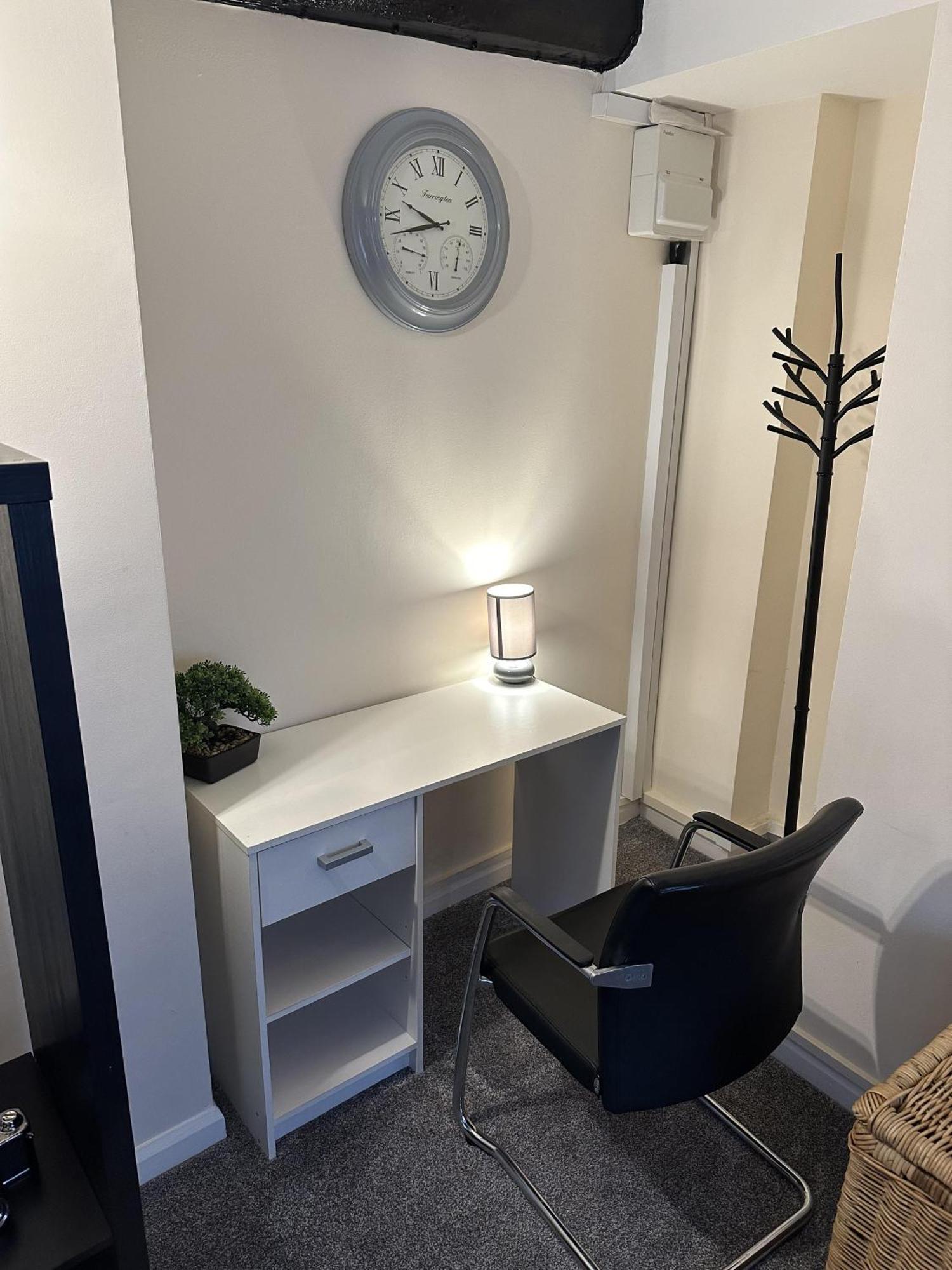 Beautiful 1-bed In *