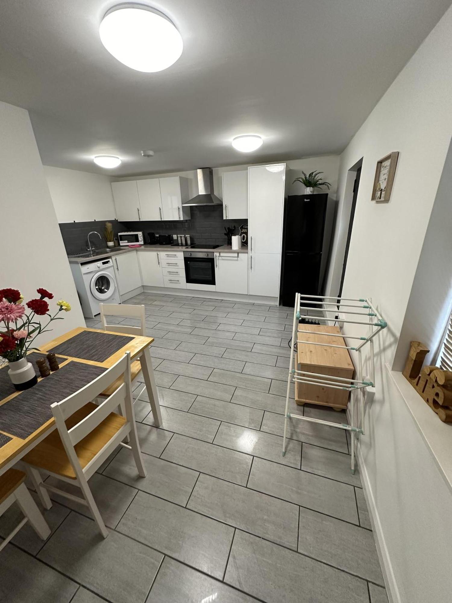 Beautiful 1-bed In Apartment *