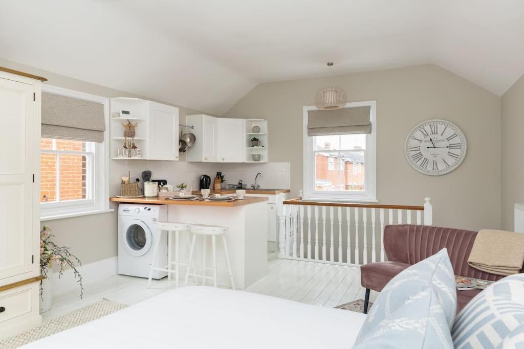 Stylish And Homely 1 Bed Edwardian Coach House * Colchester
