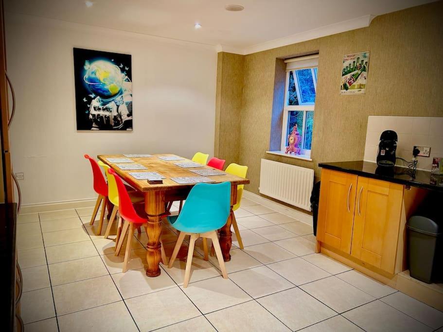 Holiday home 5 Bedroom House - Pool Table - Contractors, Crew, Group Colchester