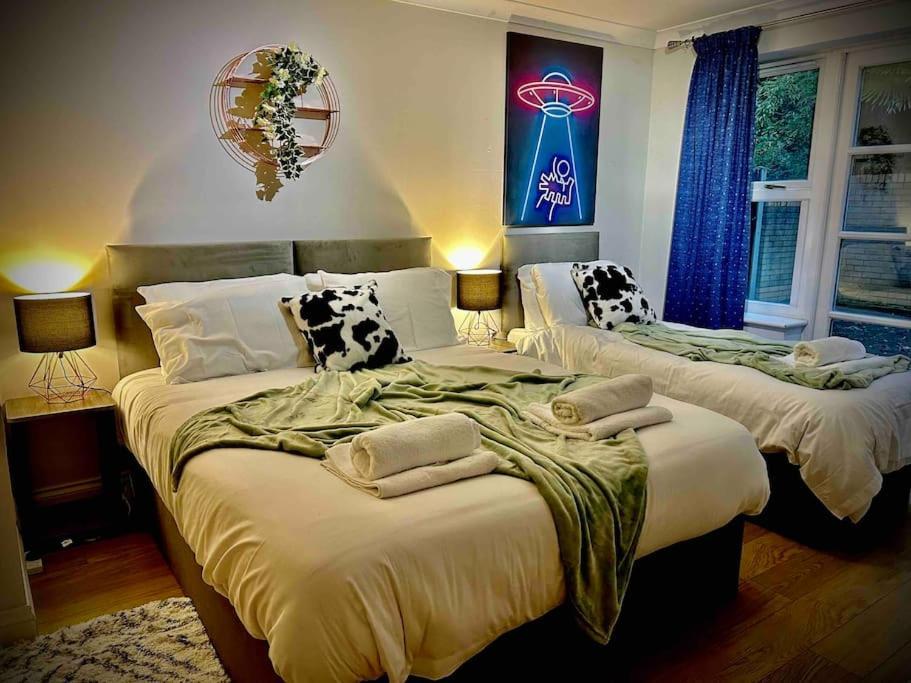 Holiday home 5 Bedroom House - Pool Table - Contractors, Crew, Group Colchester