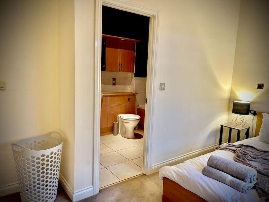 Holiday home 5 Bedroom House - Pool Table - Contractors, Crew, Group *
