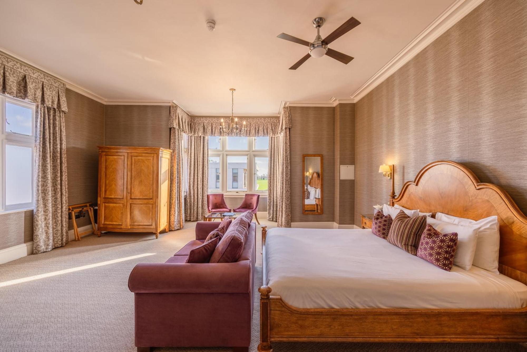 Wivenhoe House 4* Colchester