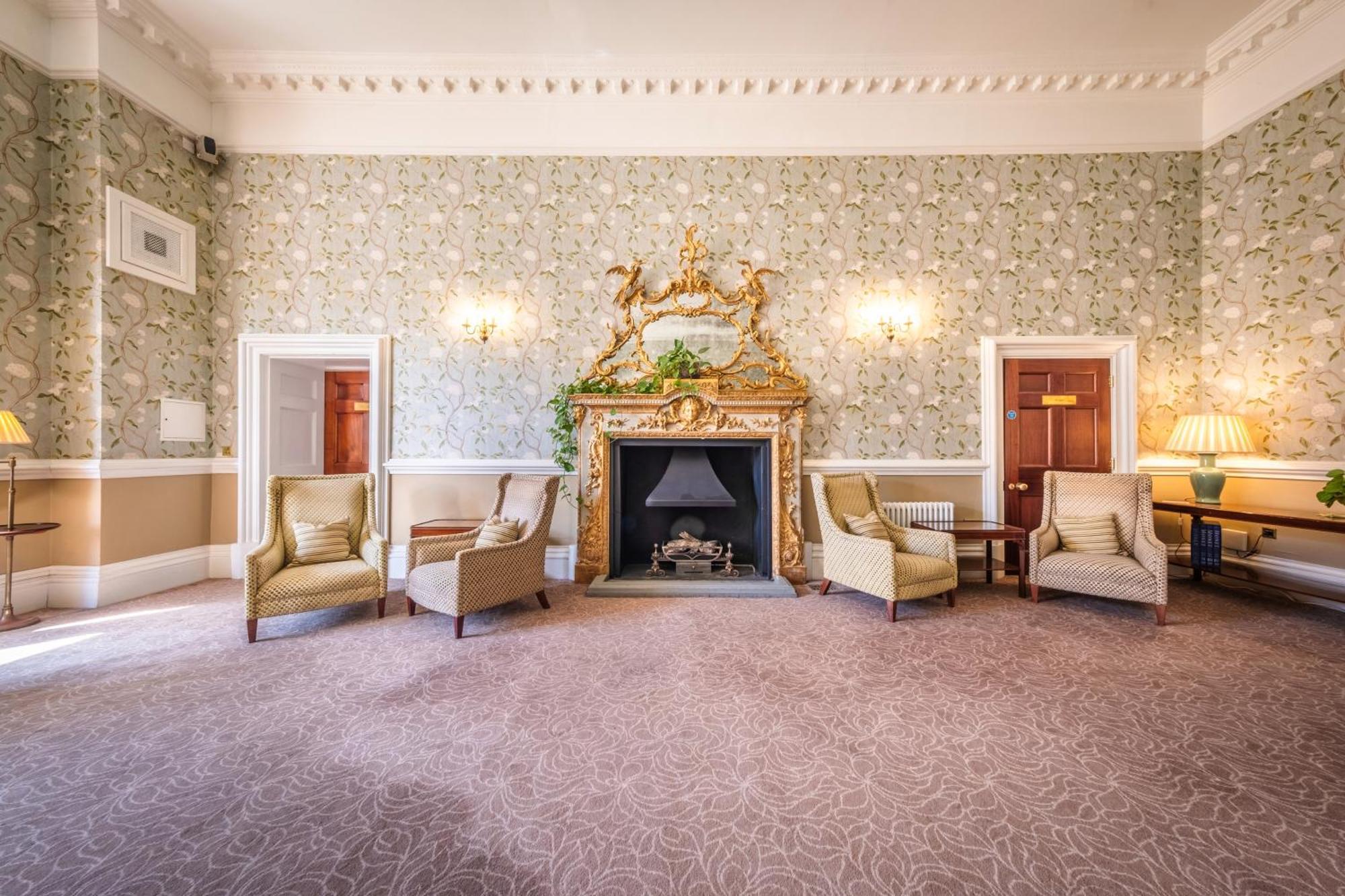 Wivenhoe House 4*