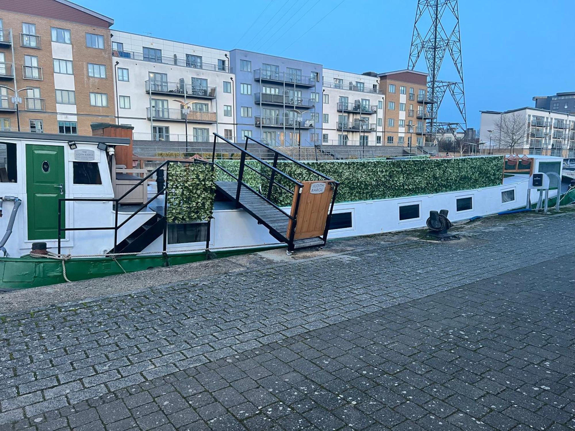 Botel Judith Barge