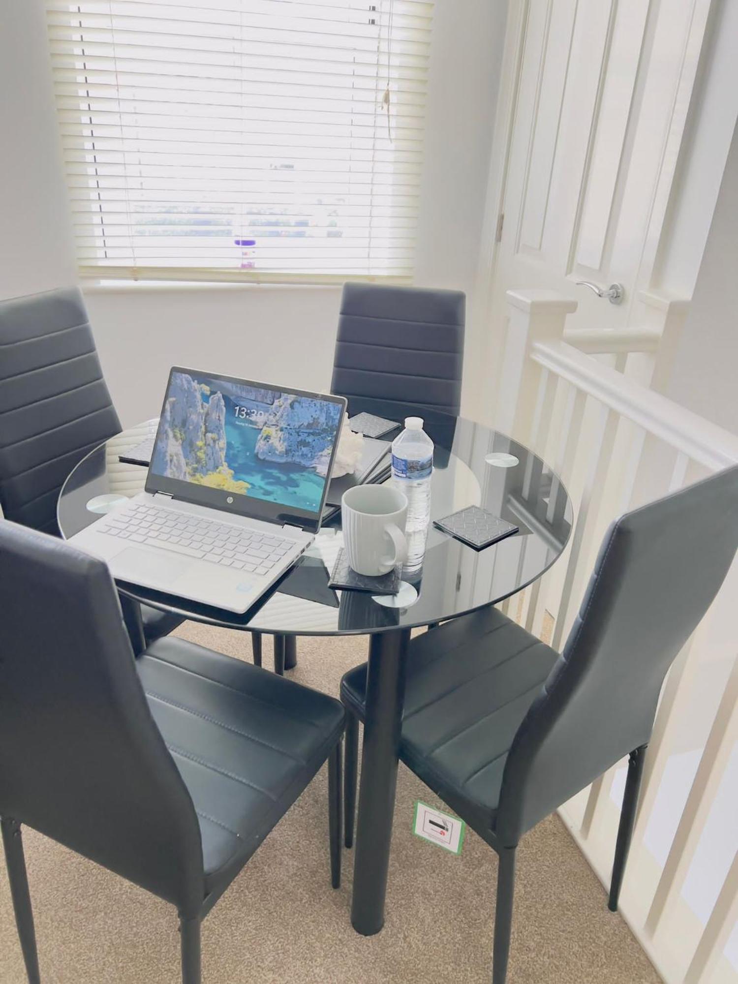 2 Bedroom Flat In * Colchester