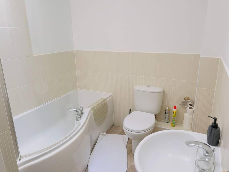 2 Bedroom Flat In