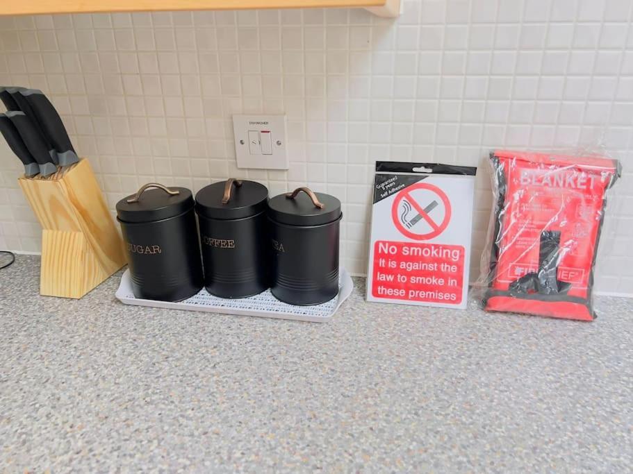 2 Bedroom Flat In Apartment *