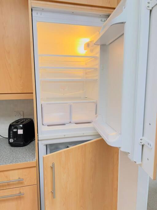 2 Bedroom Flat In Apartment Colchester