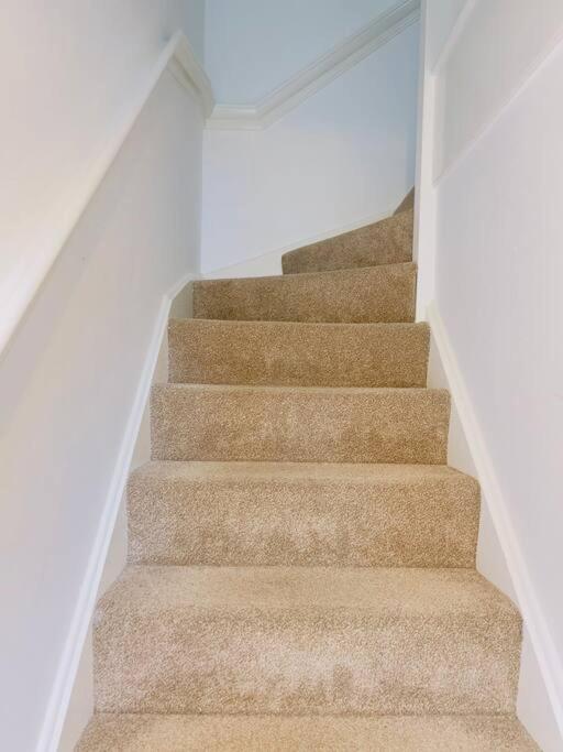 Apartment 2 Bedroom Flat In *