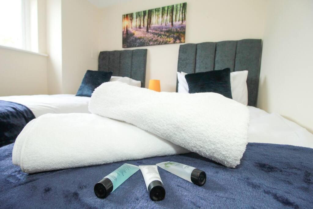 Apartment 2 Bedroom Flat In *