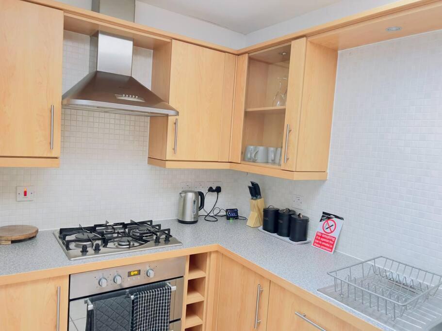 2 Bedroom Flat In Apartment *