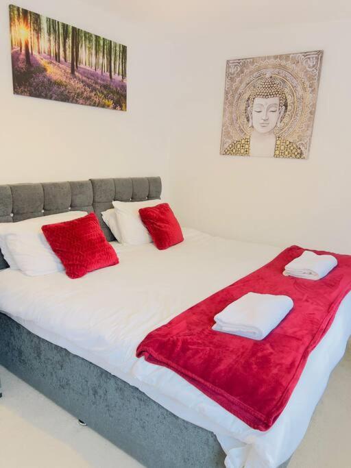 2 Bedroom Flat In Apartment Colchester