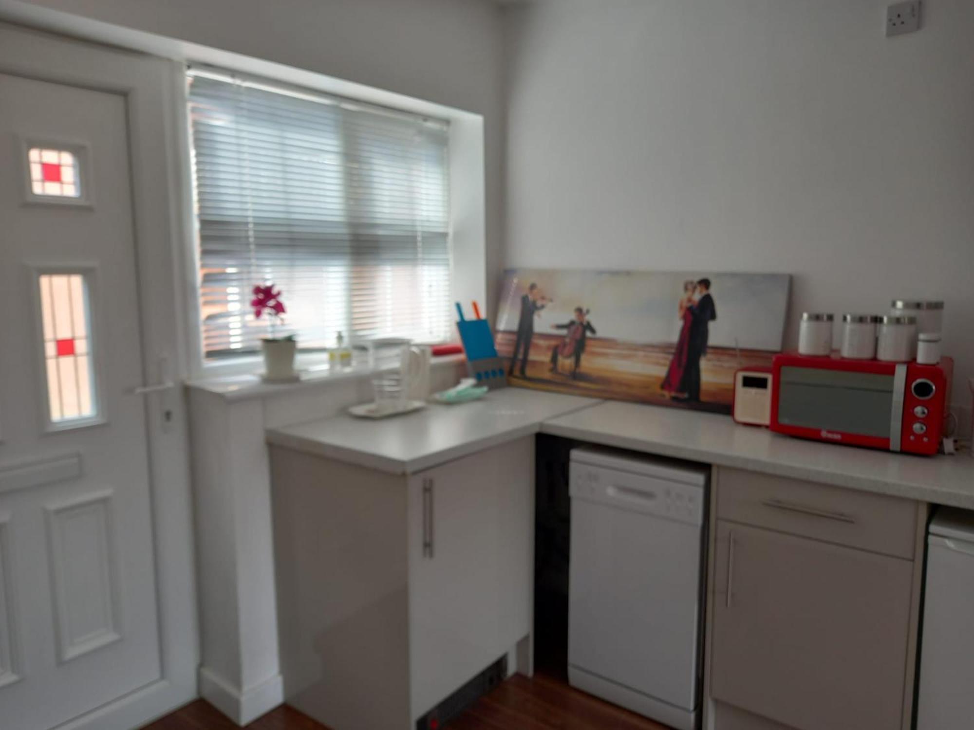 Town, Modern, Detached, Guest house