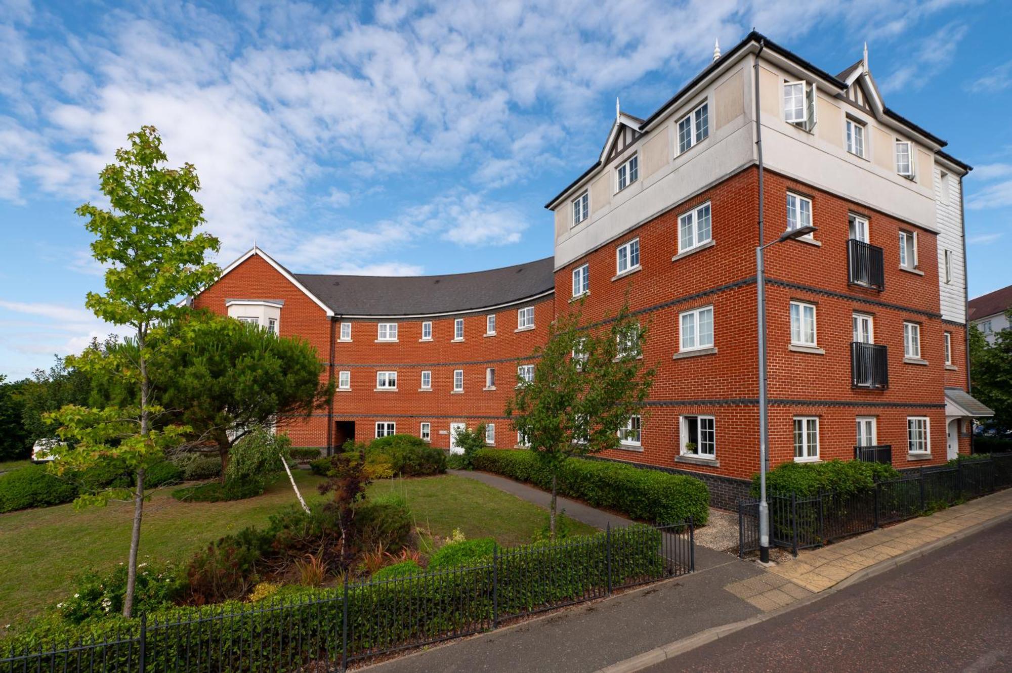 Two Bed, Two Bath, With Parking Space Apartment Colchester