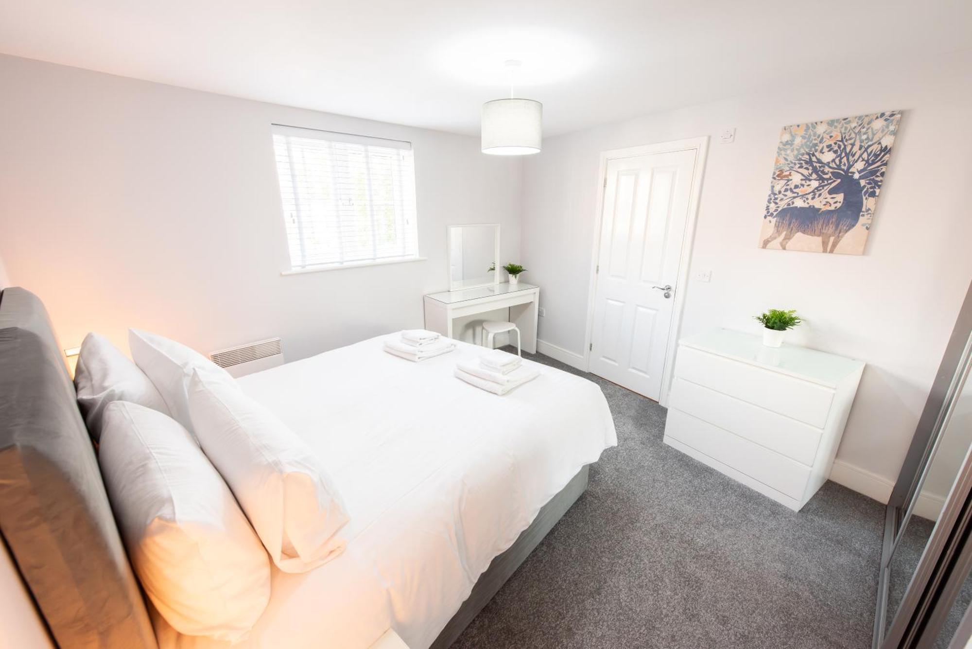 Apartment Two Bed, Two Bath, With Parking Space
