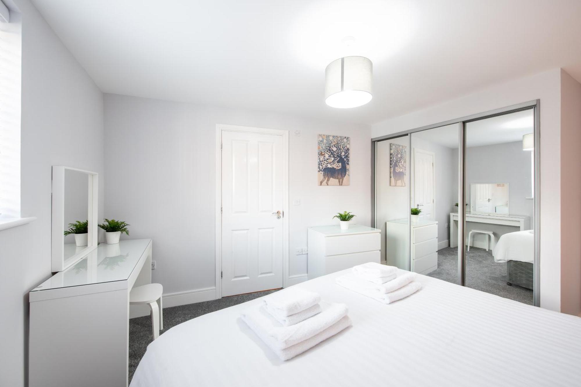 Two Bed, Two Bath, With Parking Space Colchester