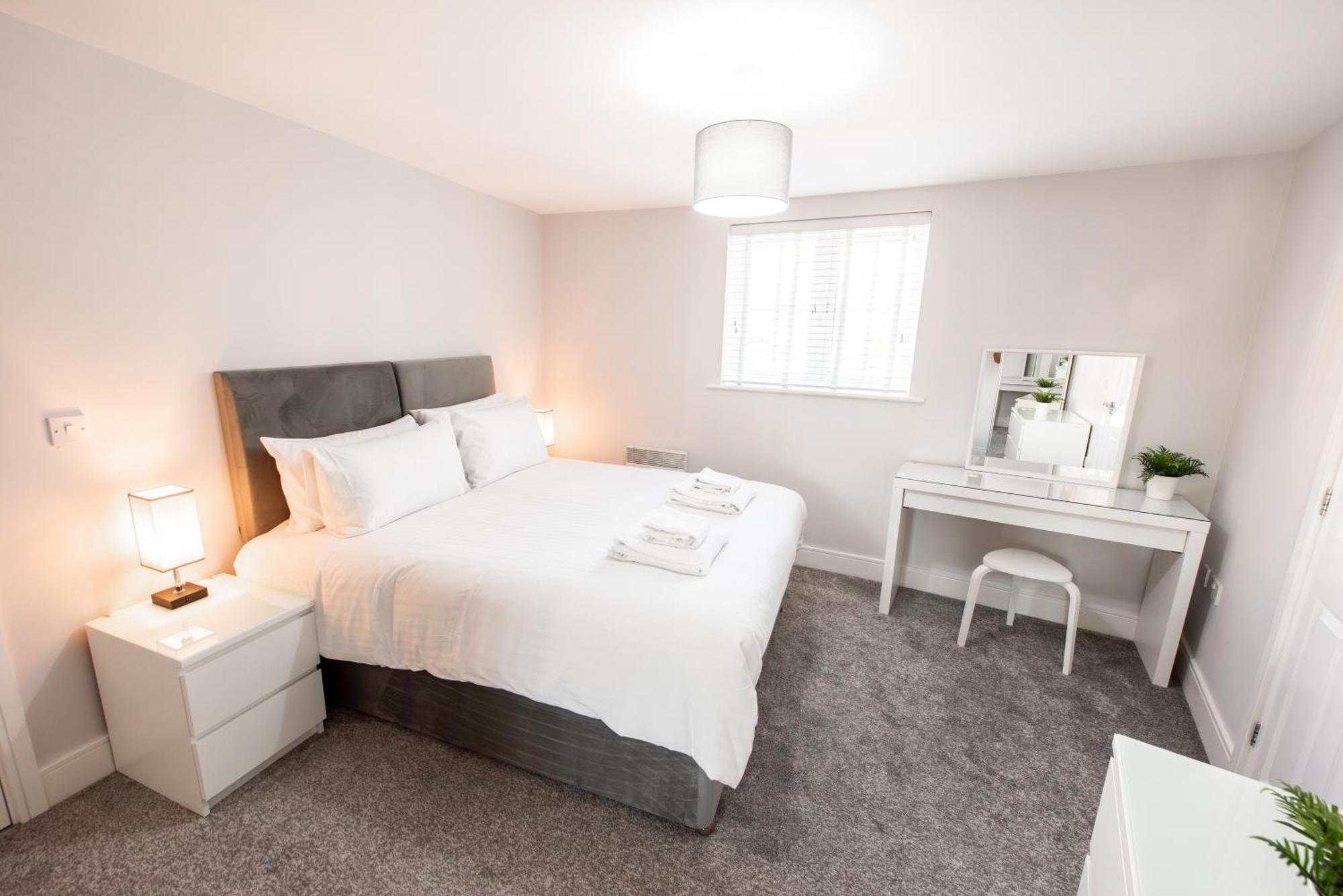 Two Bed, Two Bath, With Parking Space Apartment