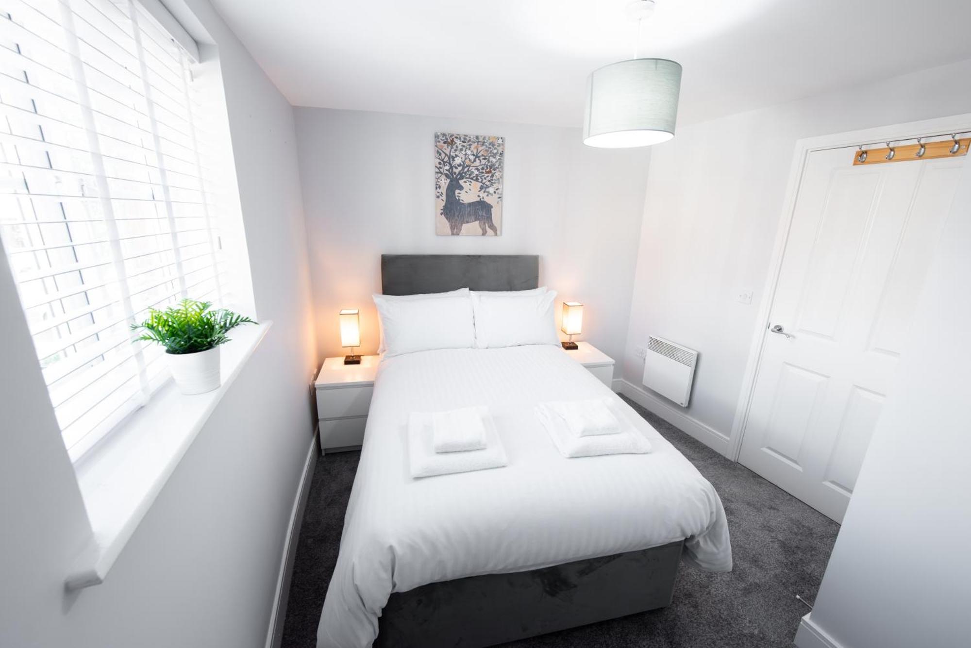 Apartment Two Bed, Two Bath, With Parking Space *
