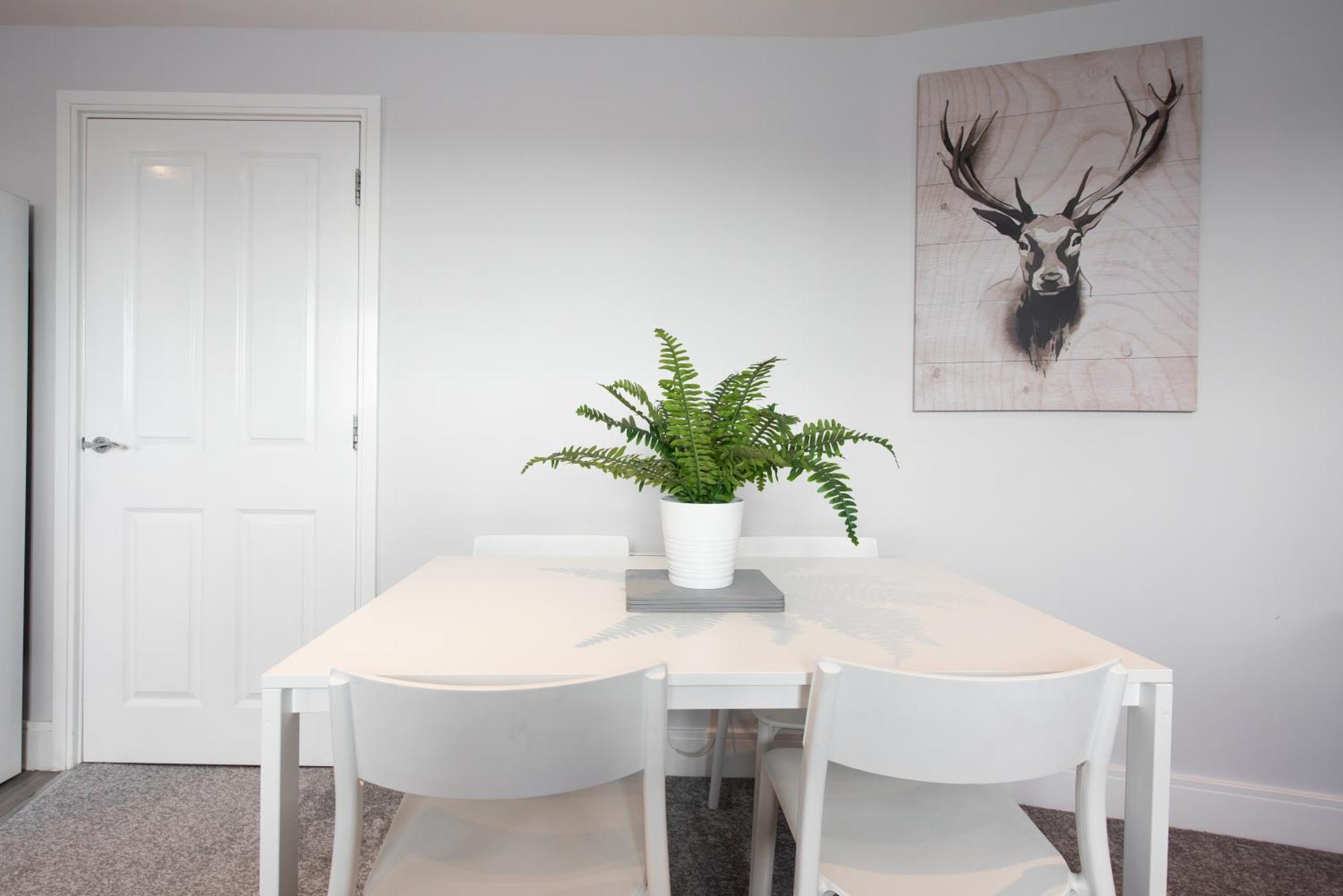 Two Bed, Two Bath, With Parking Space Apartment *