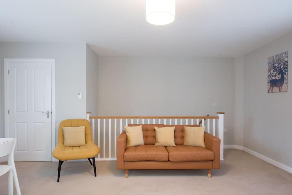 Space - Parking - Fast Wifi - 2 Double Bedrooms - Smart Tv Colchester
