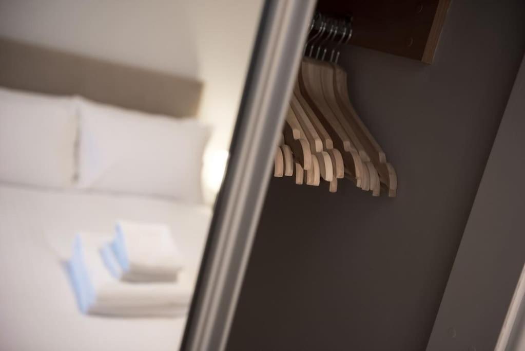 Space - Parking - Fast Wifi - 2 Double Bedrooms - Smart Tv Apartment Colchester