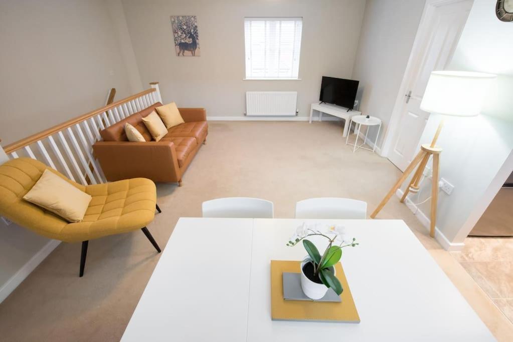 Apartment Space - Parking - Fast Wifi - 2 Double Bedrooms - Smart Tv