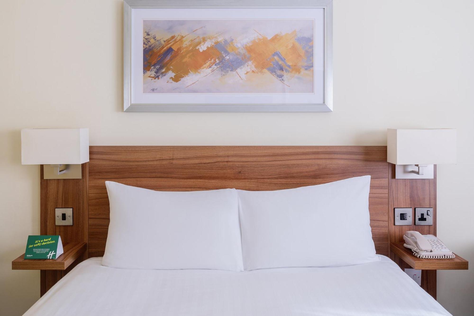 Hotel Holiday By Ihg 4*