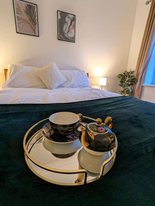 2-bed, Sleeps 5, 2 Bath, Parking, Wifi Apartment *
