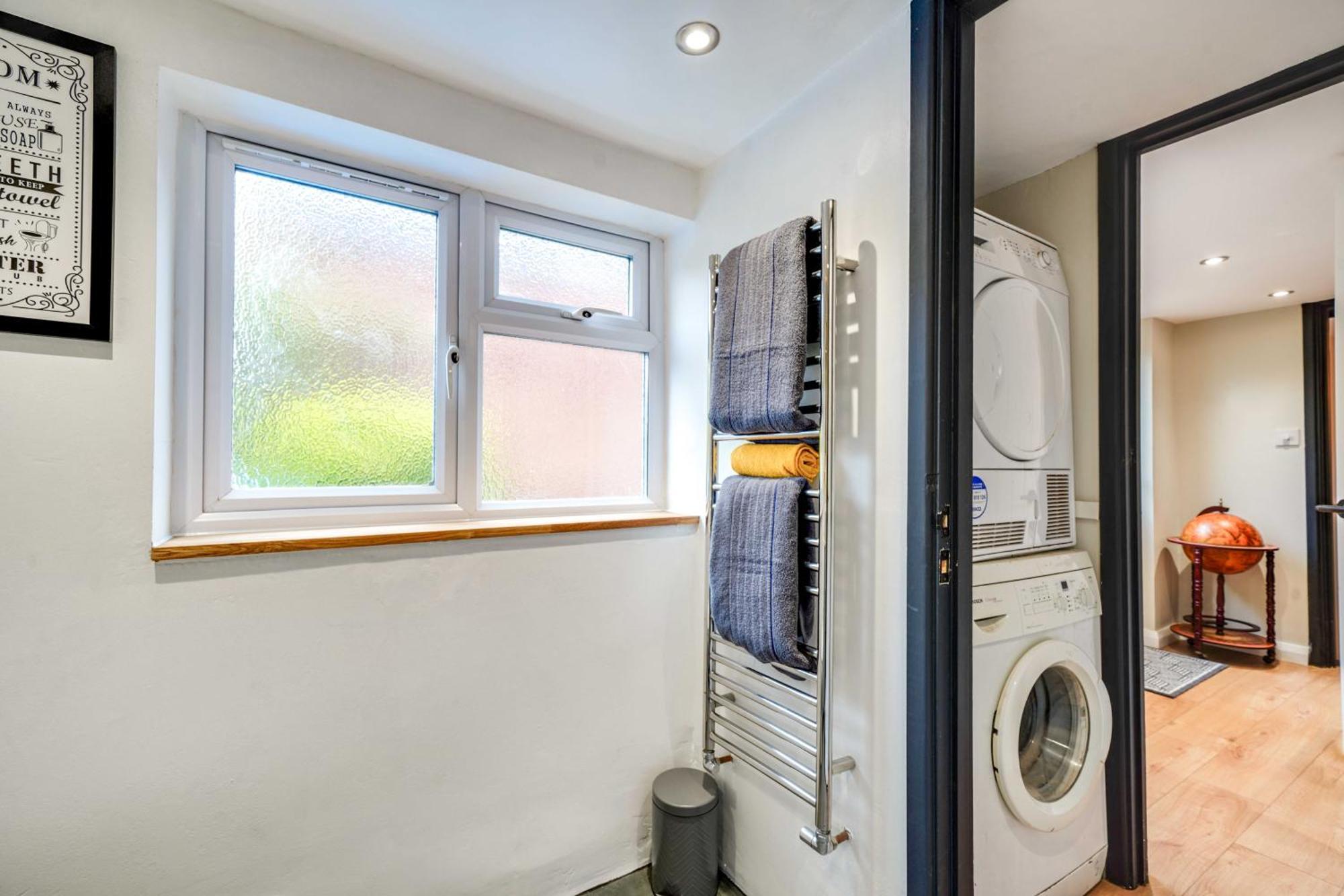 Stylish Victorian House, Close To Centre *