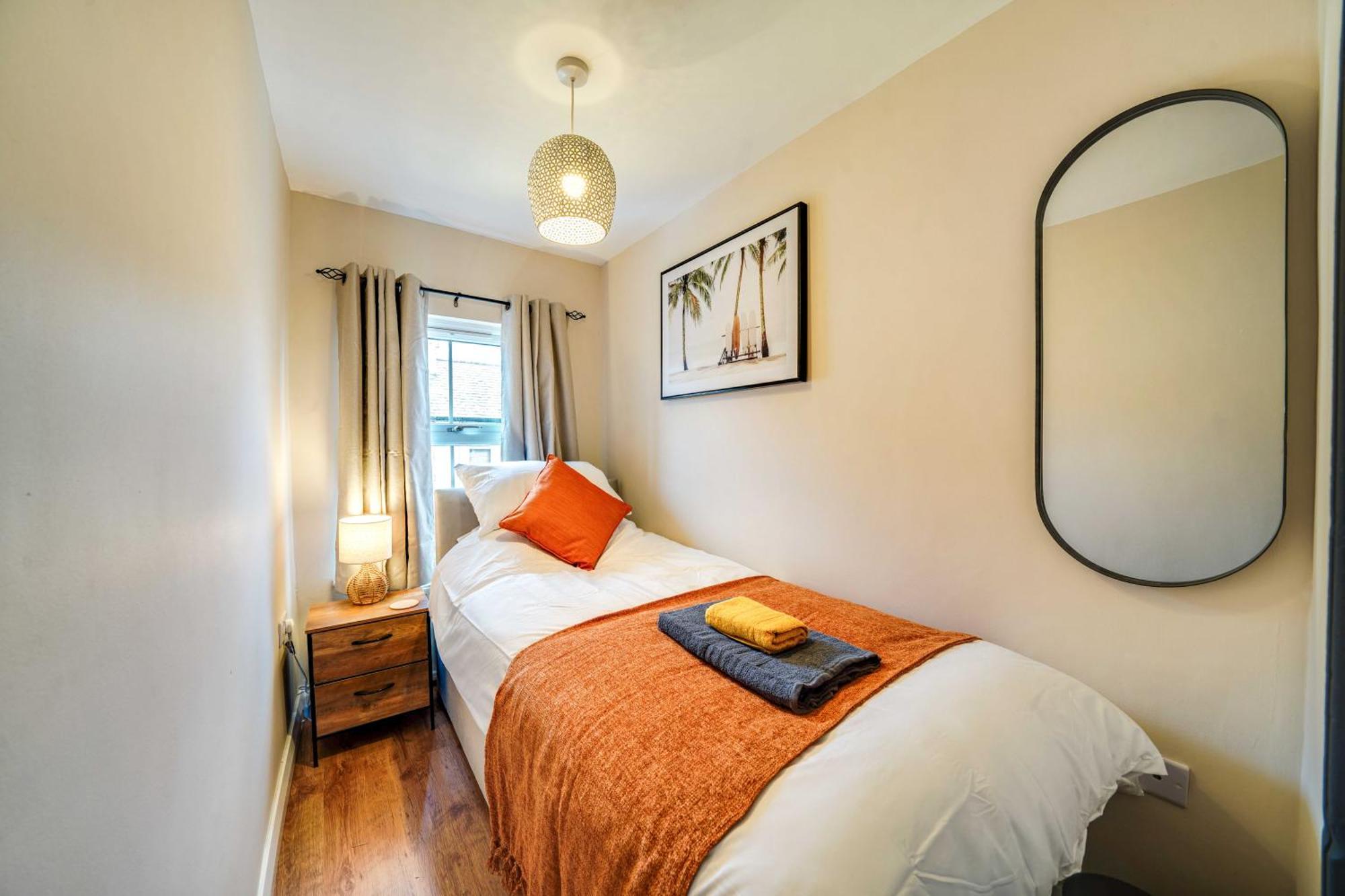 Stylish Victorian House, Close To Centre Colchester