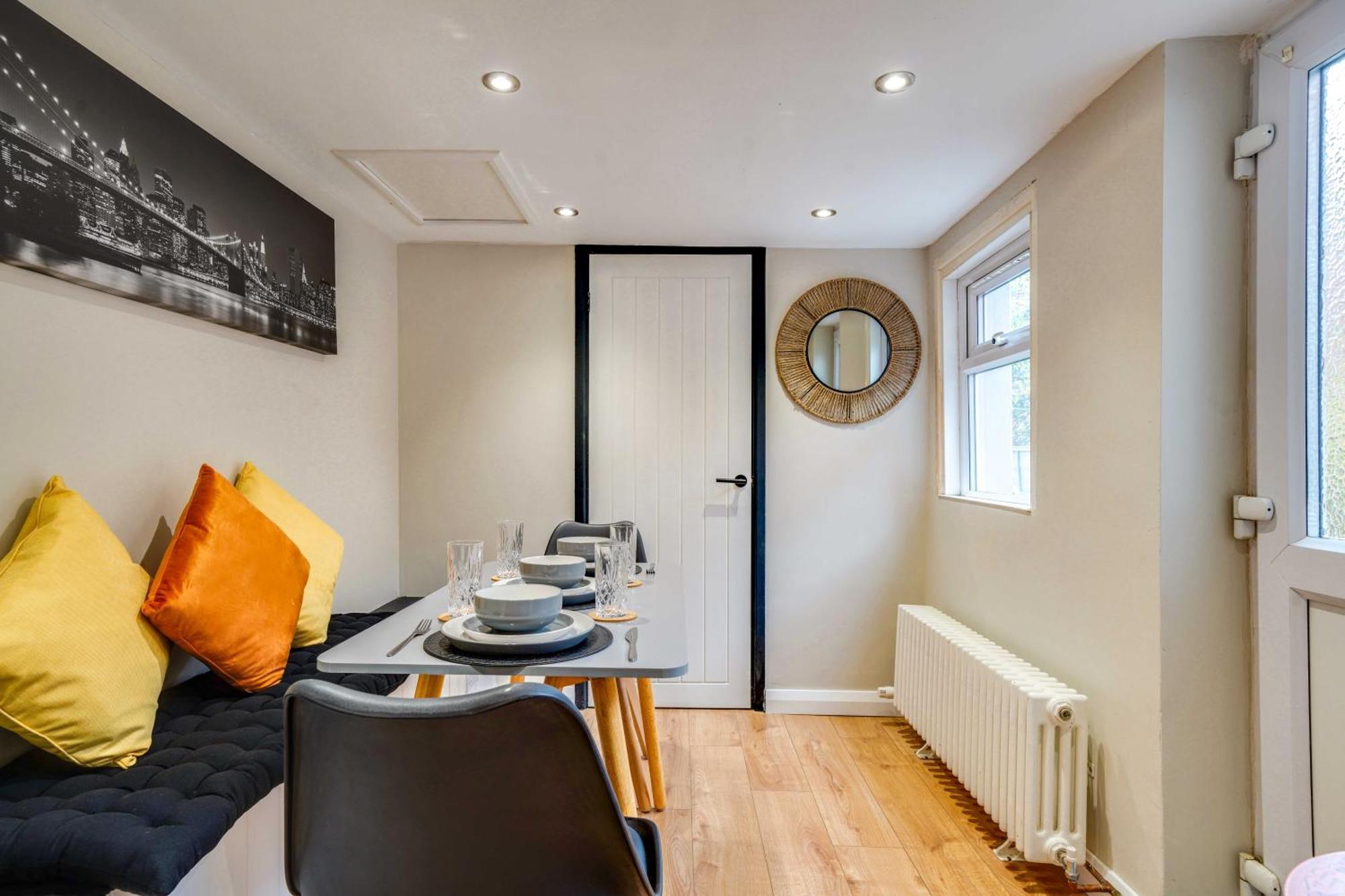 Stylish Victorian House, Close To Centre * Colchester