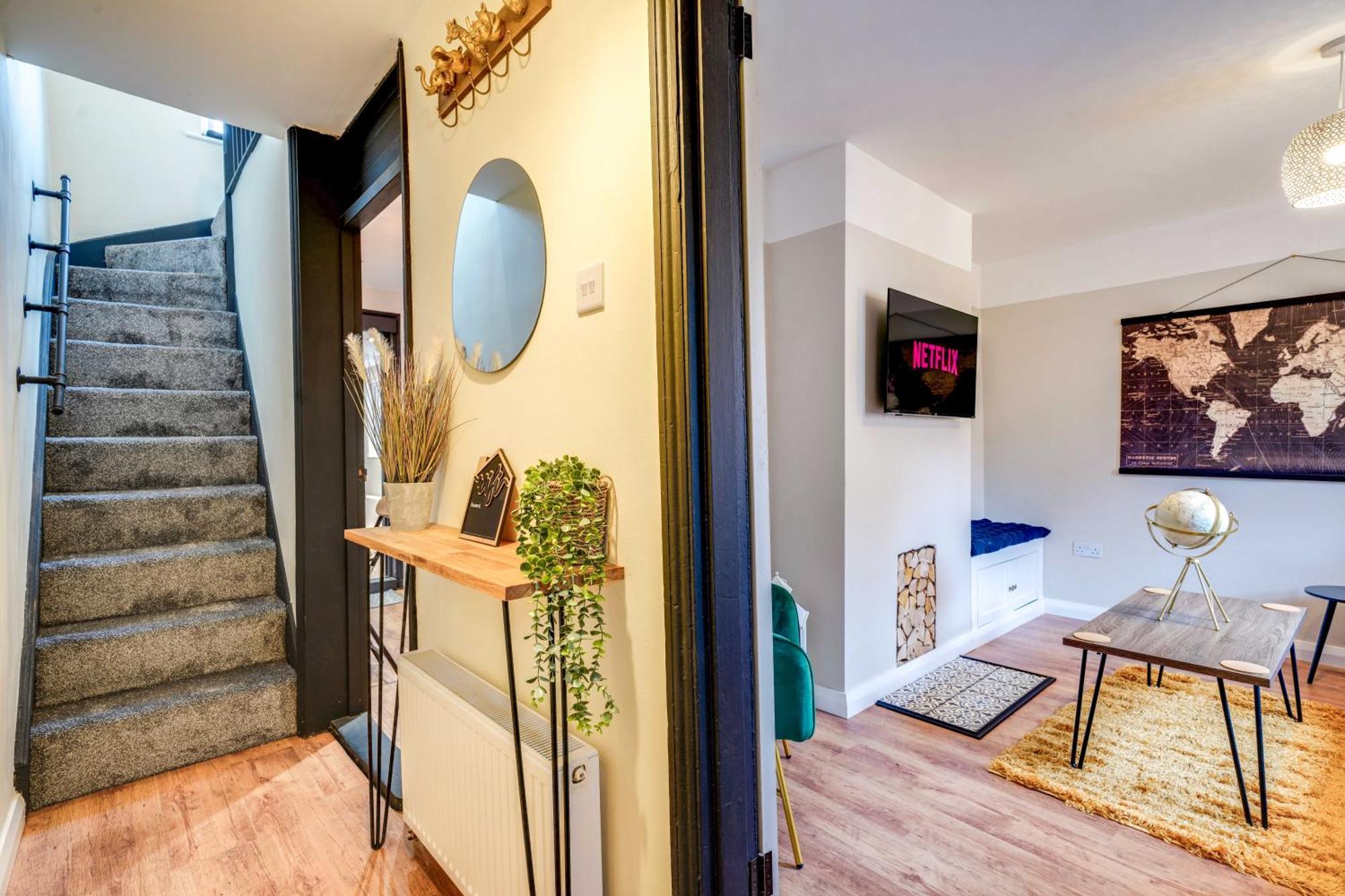 Stylish Victorian House, Close To Centre *