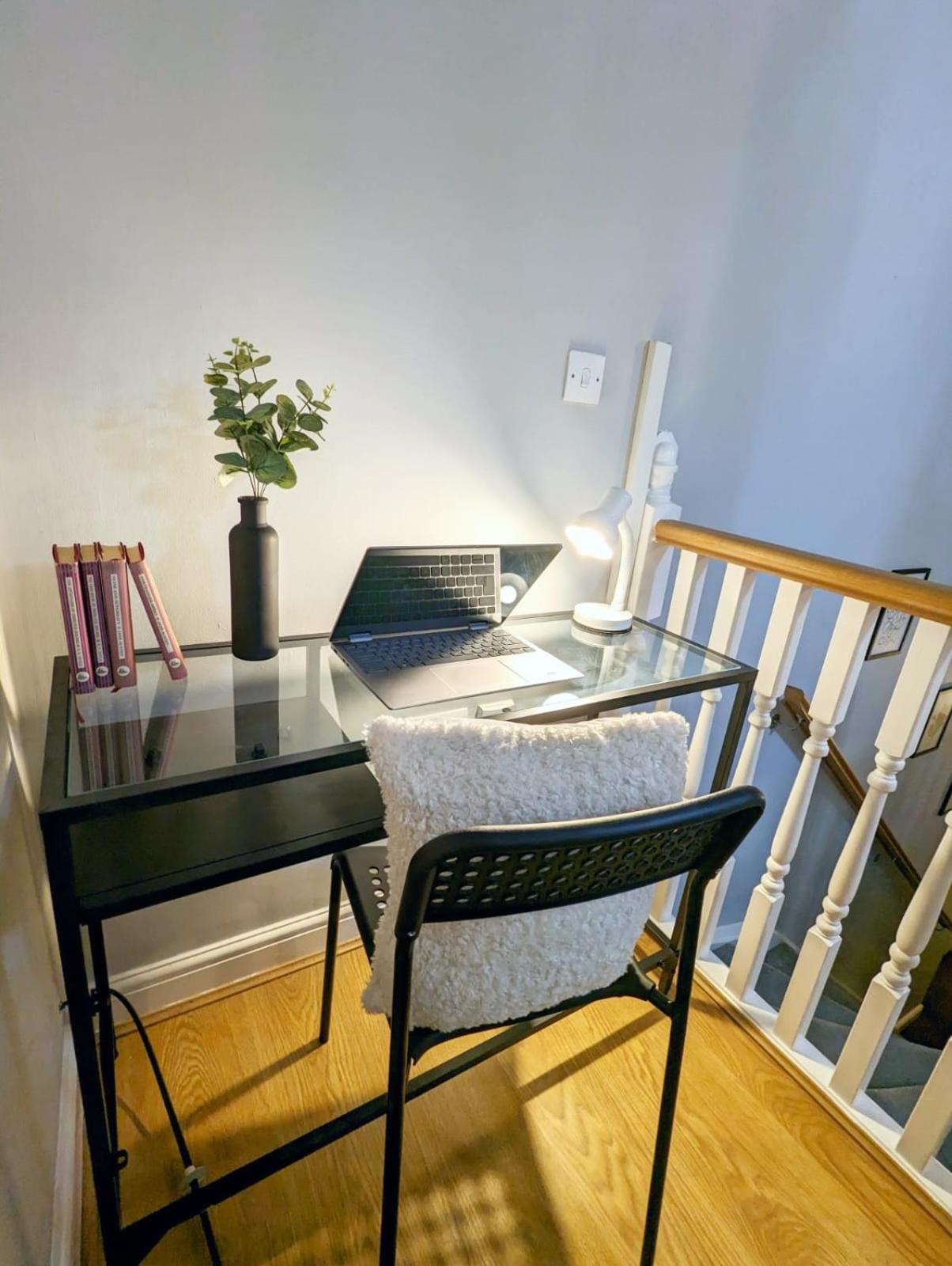 Apartment 2-bed, Sleeps 5, 2 Bath, Parking, Wifi