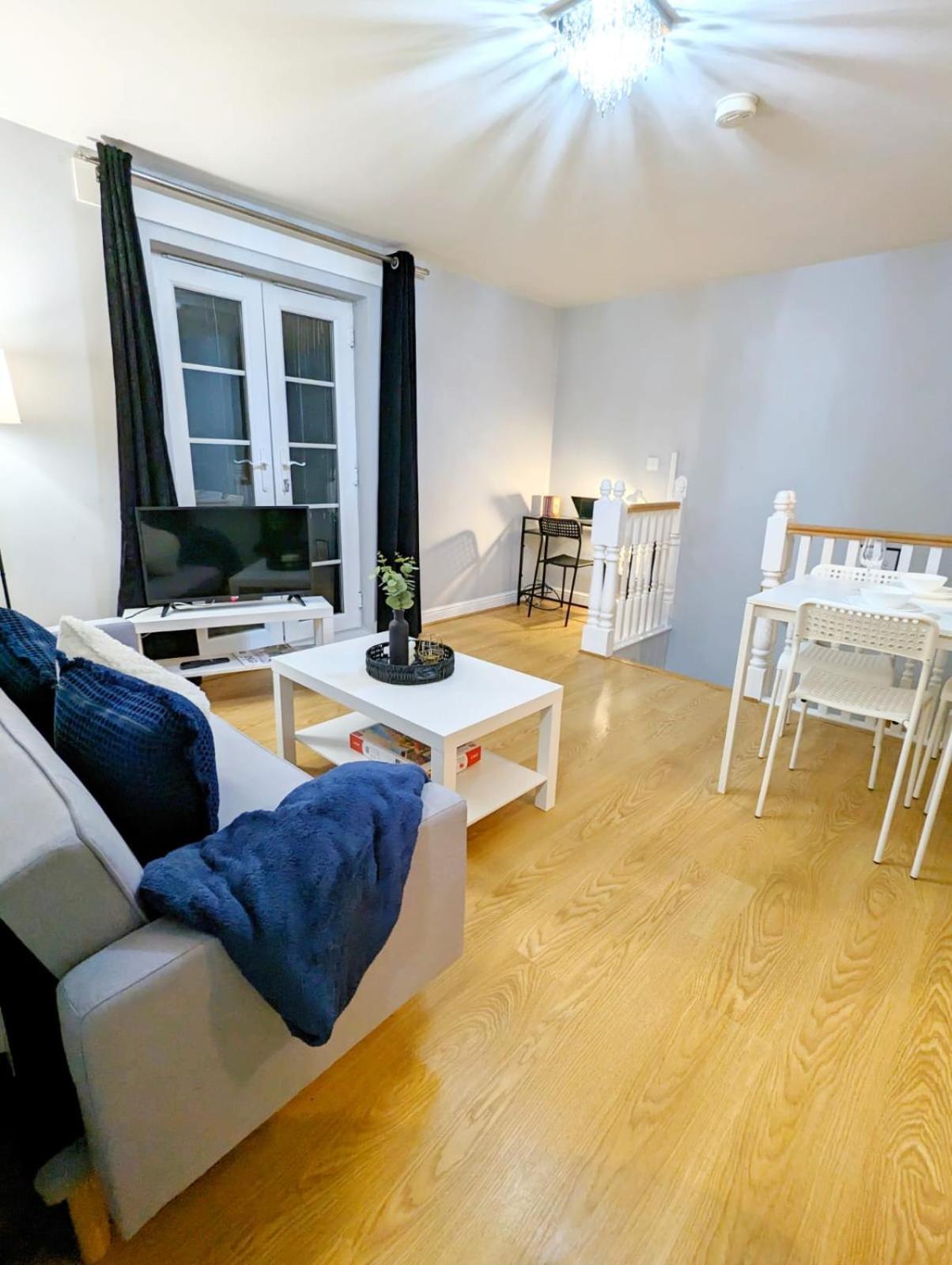 2-bed, Sleeps 5, 2 Bath, Parking, Wifi Apartment *