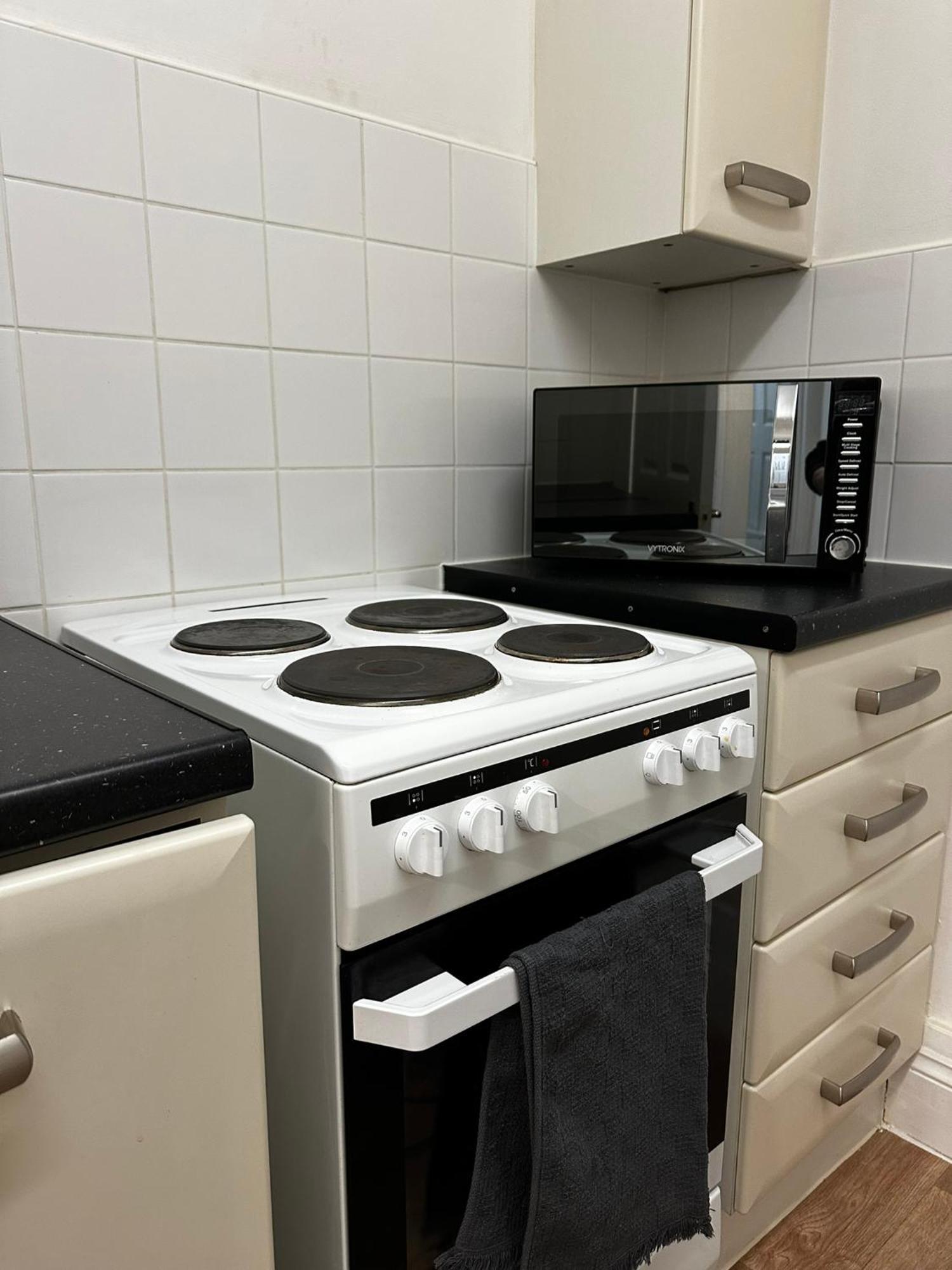 Apartment Cosy Entire Super King Bed Near Town Center *