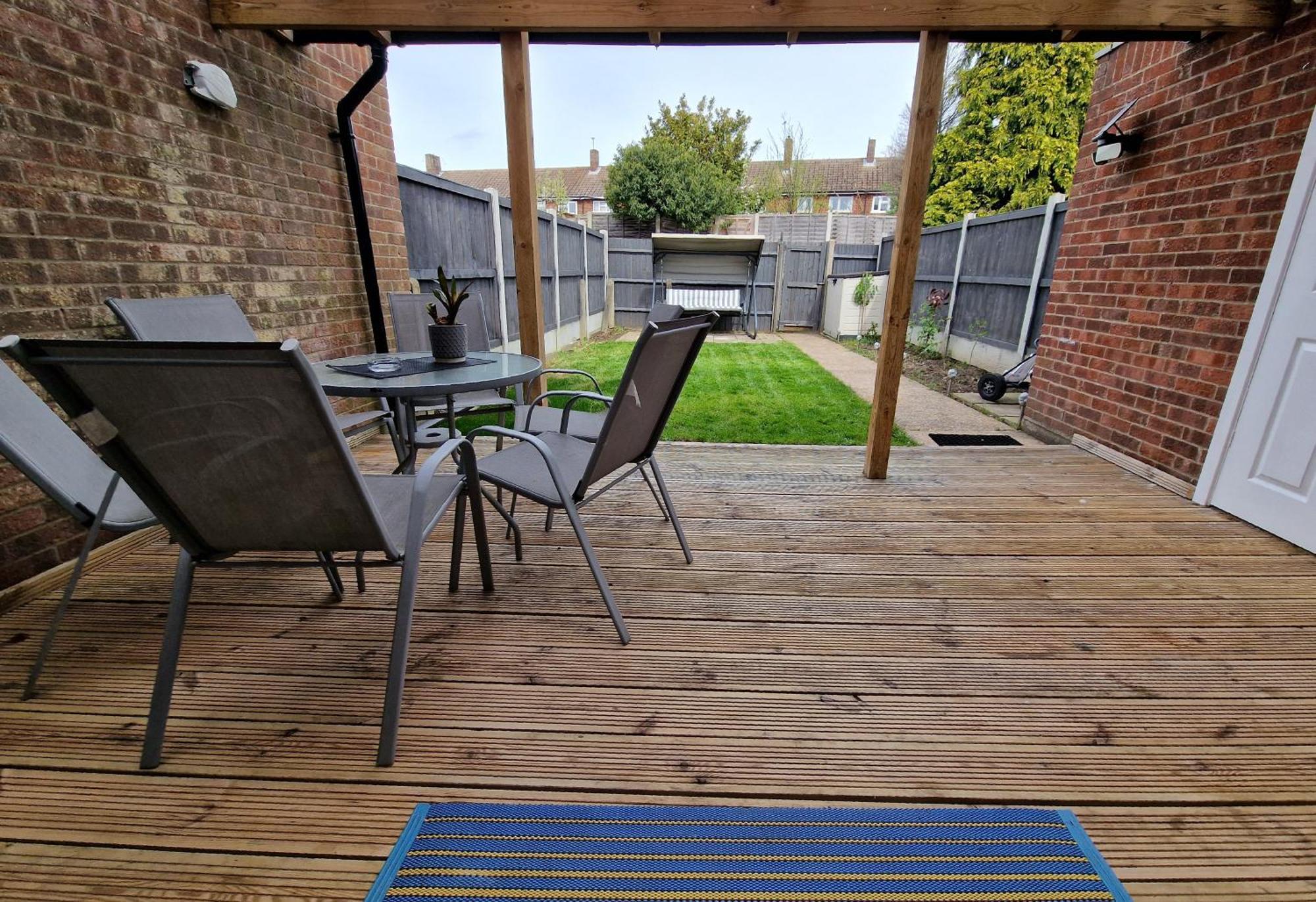 Modern And Spacious 3 Bedroom Family House With Workspace
