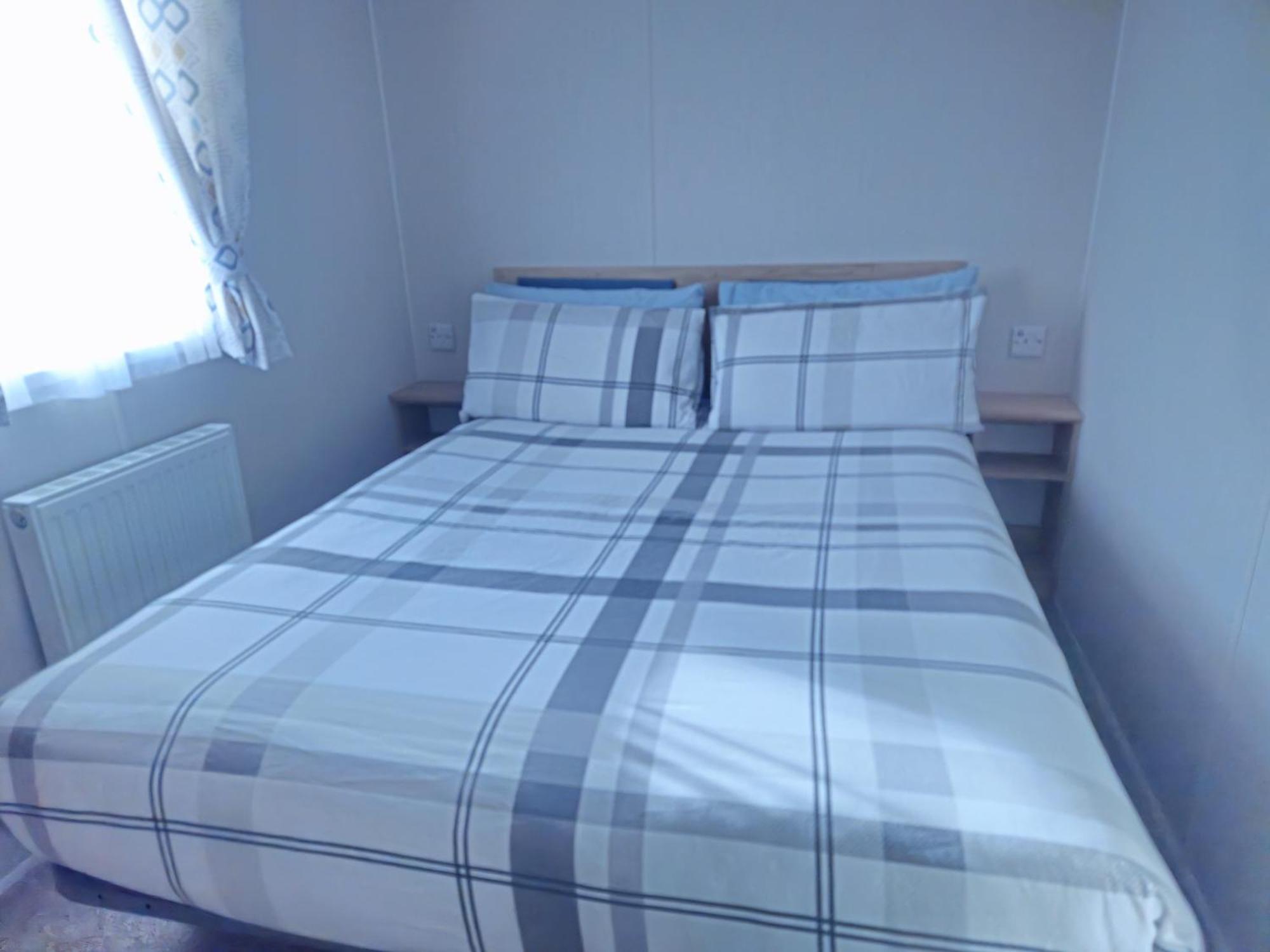 Chalet Charming 3-bed Caravan In Mersea Island *
