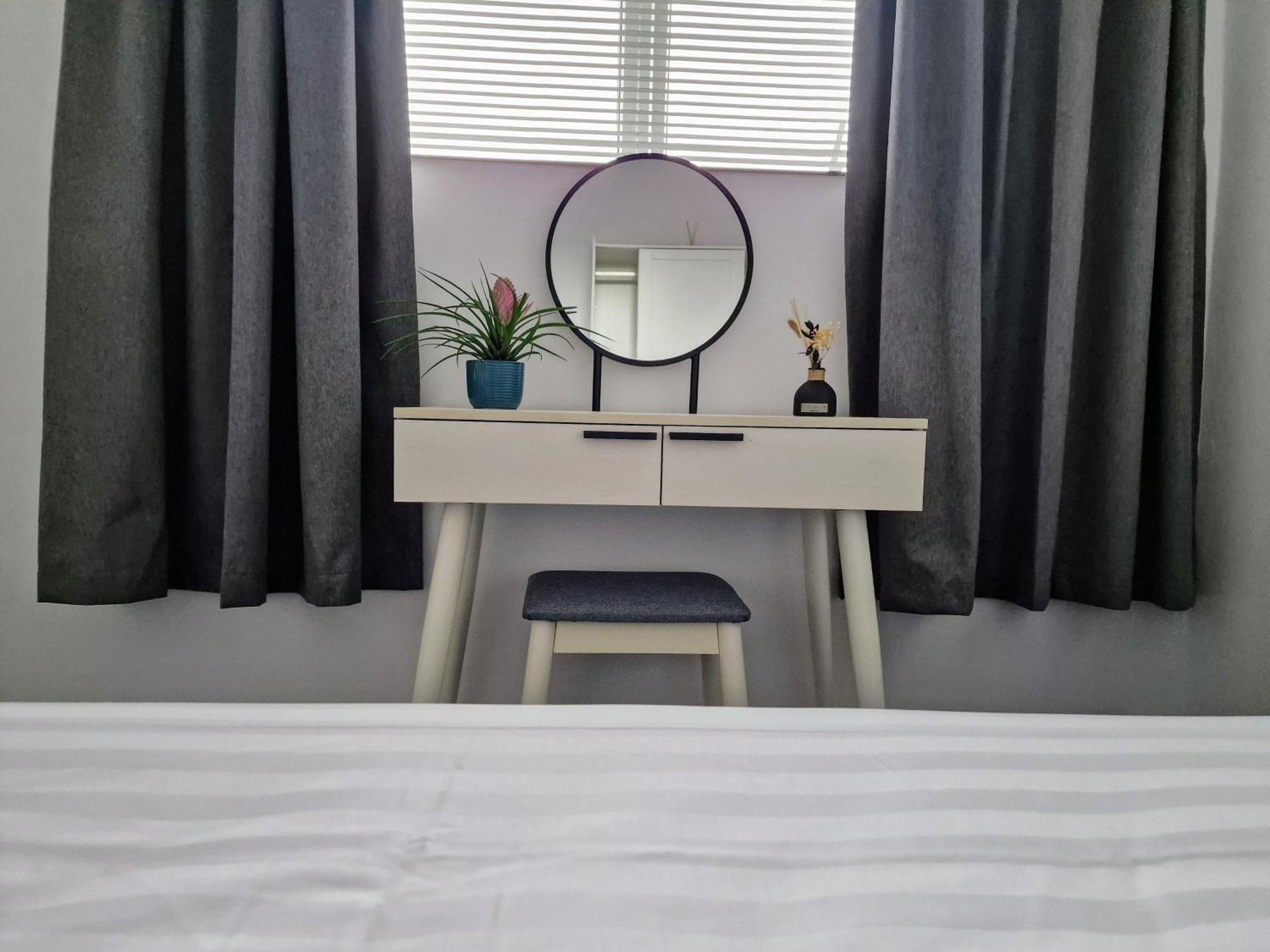 Modern And Spacious 3 Bedroom Family House With Workspace * Colchester
