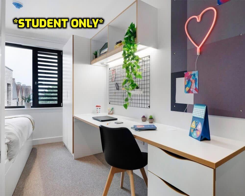 Student Only Zeni Ensuite Rooms,