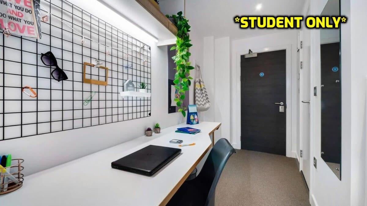 Inn Student Only Zeni Ensuite Rooms, Colchester