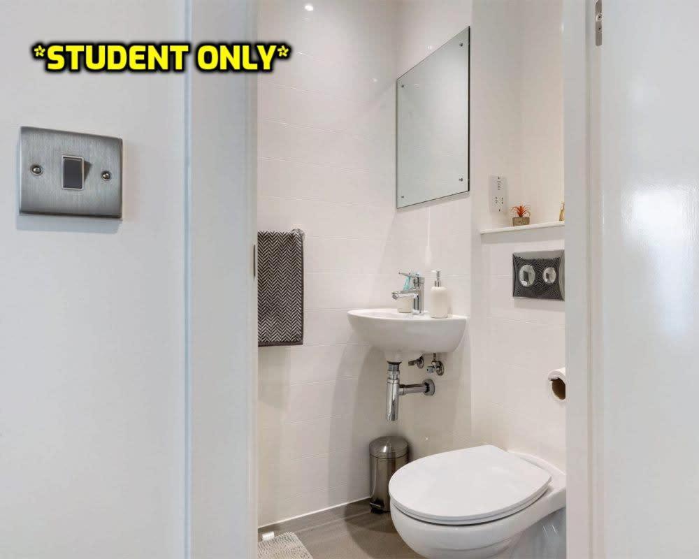 Student Only Zeni Ensuite Rooms, * Colchester