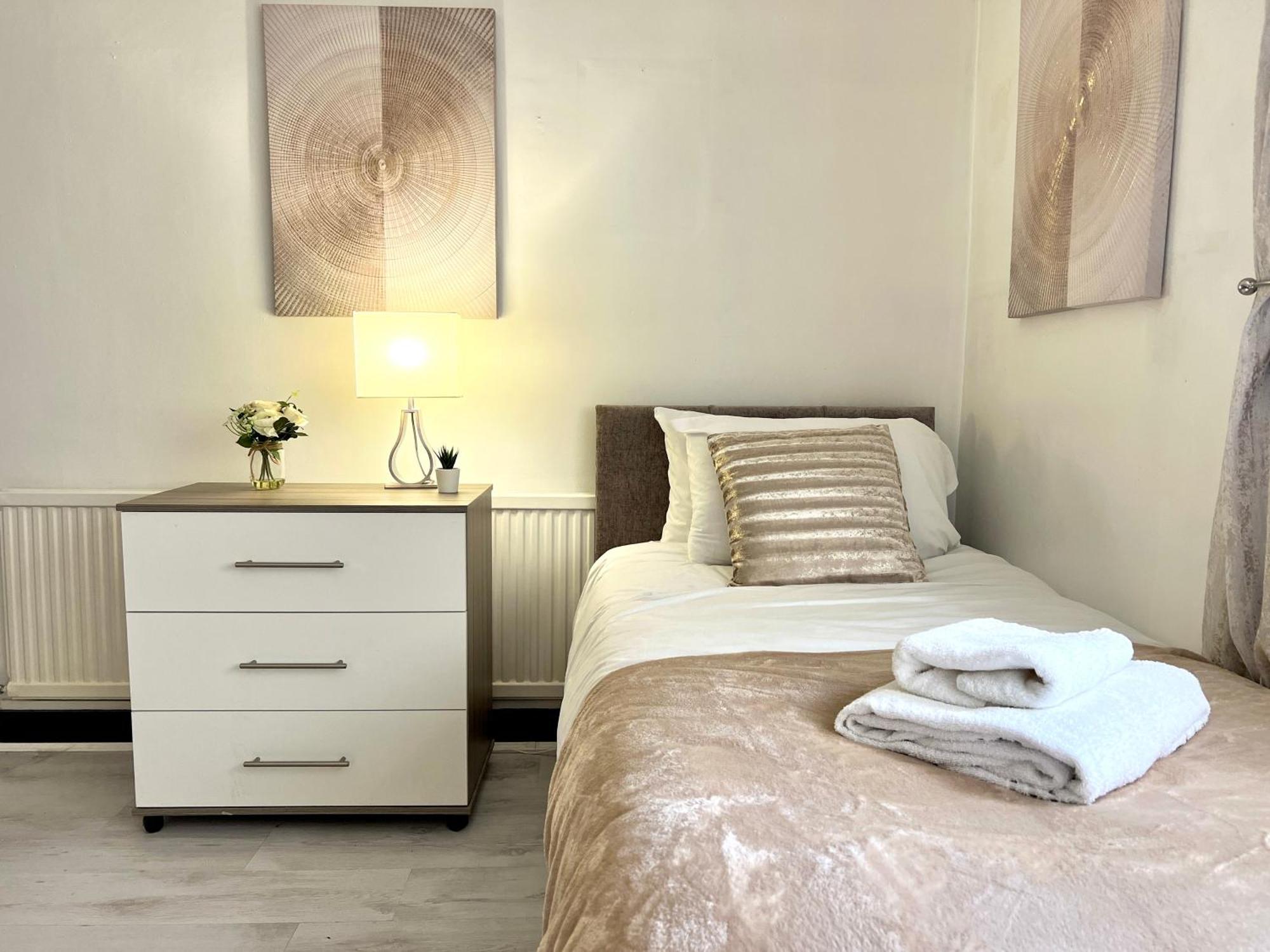 Apartment Duchess 1 Serviced 3br In Perfect For Contractors And Families Colchester