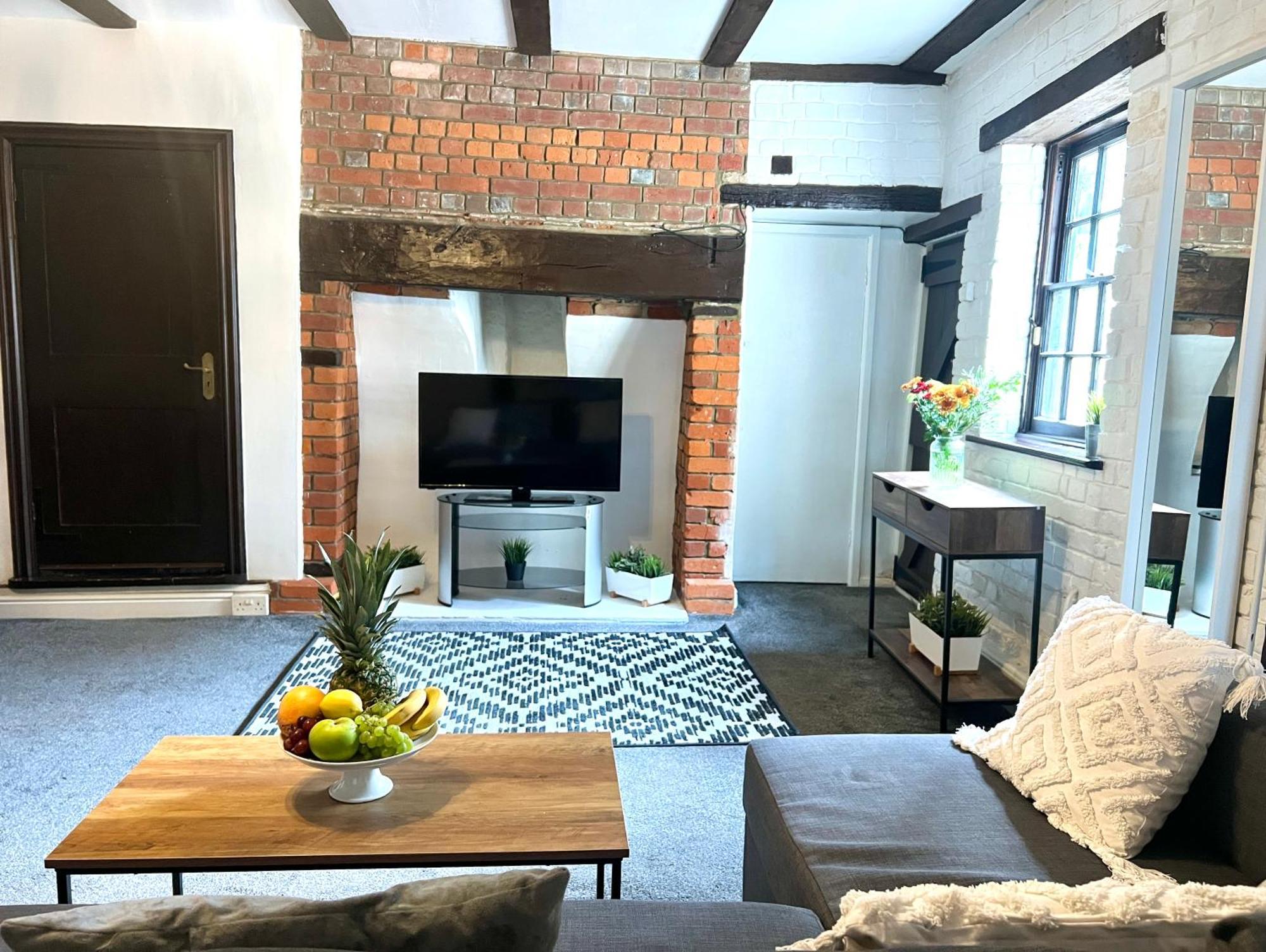 Duchess 1 Serviced 3br In Perfect For Contractors And Families