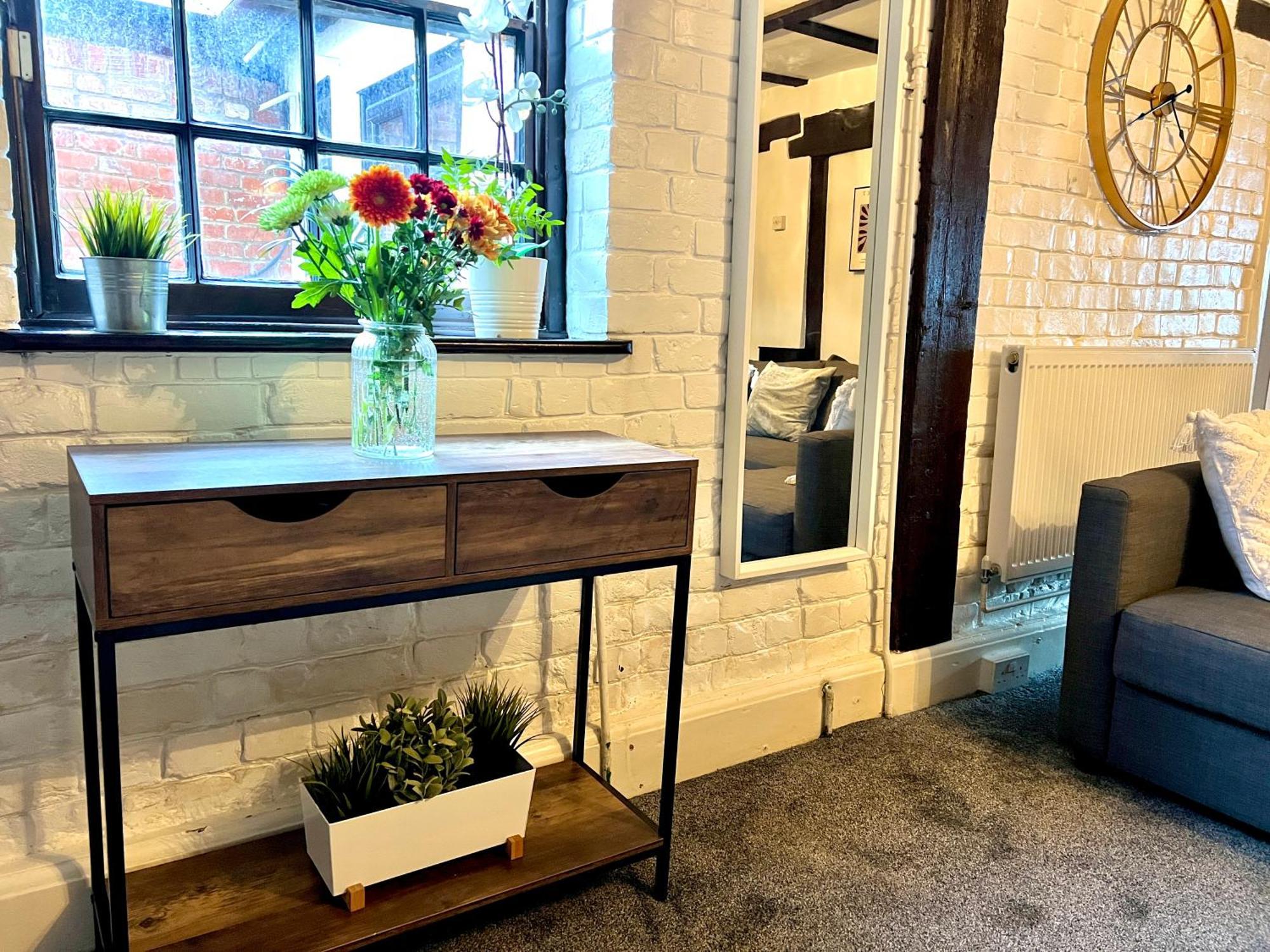 Duchess 1 Serviced 3br In Perfect For Contractors And Families Apartment *