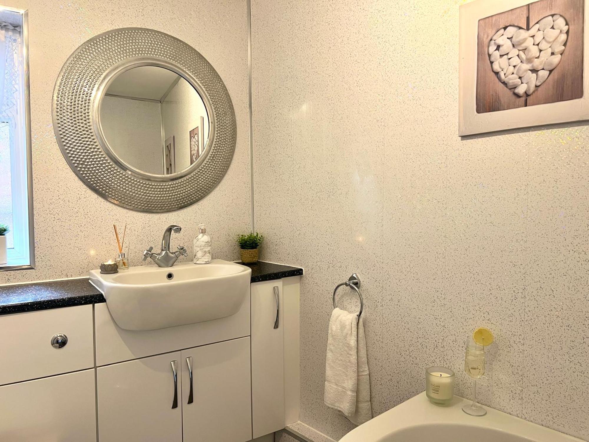Apartment Duchess 1 Serviced 3br In Perfect For Contractors And Families Colchester